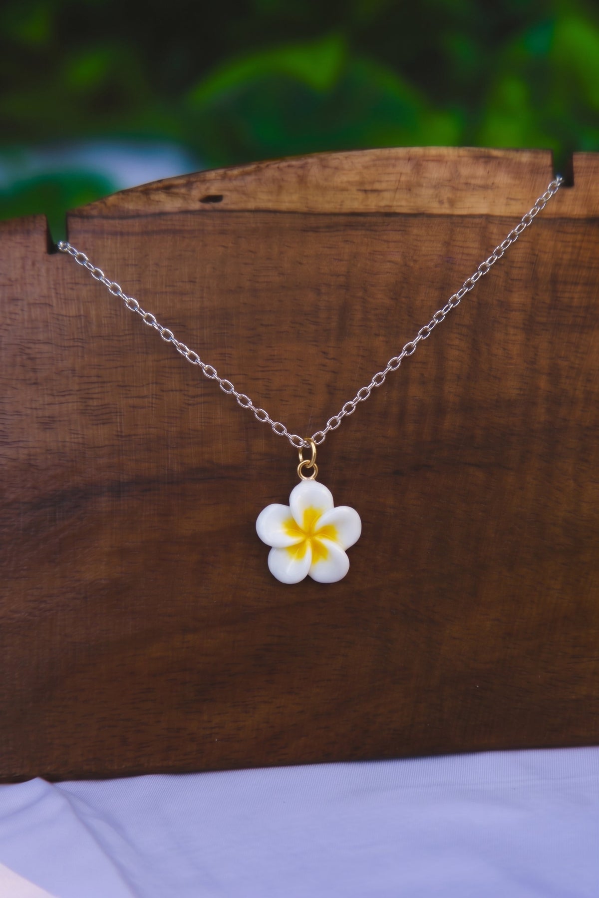Collier Frangipanier – Petite argentée
